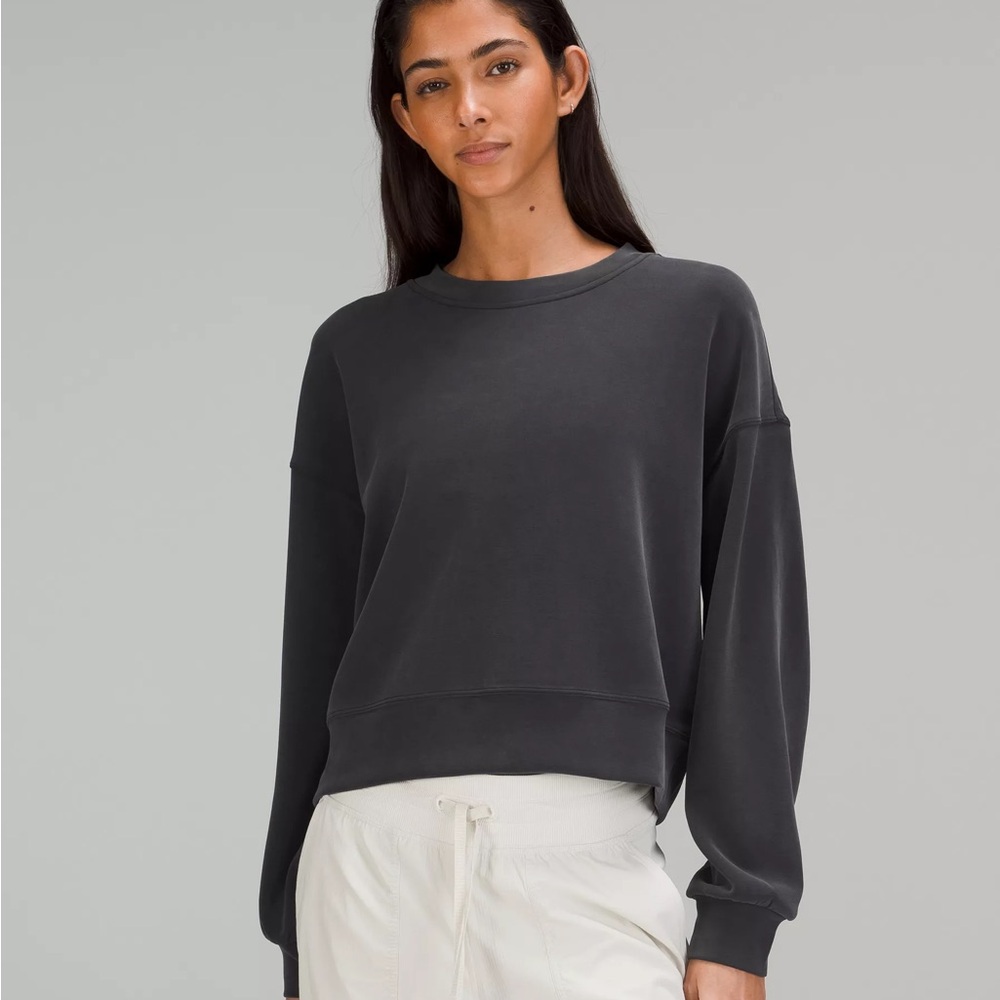 Lululemon Black Cropped Sweatshirt